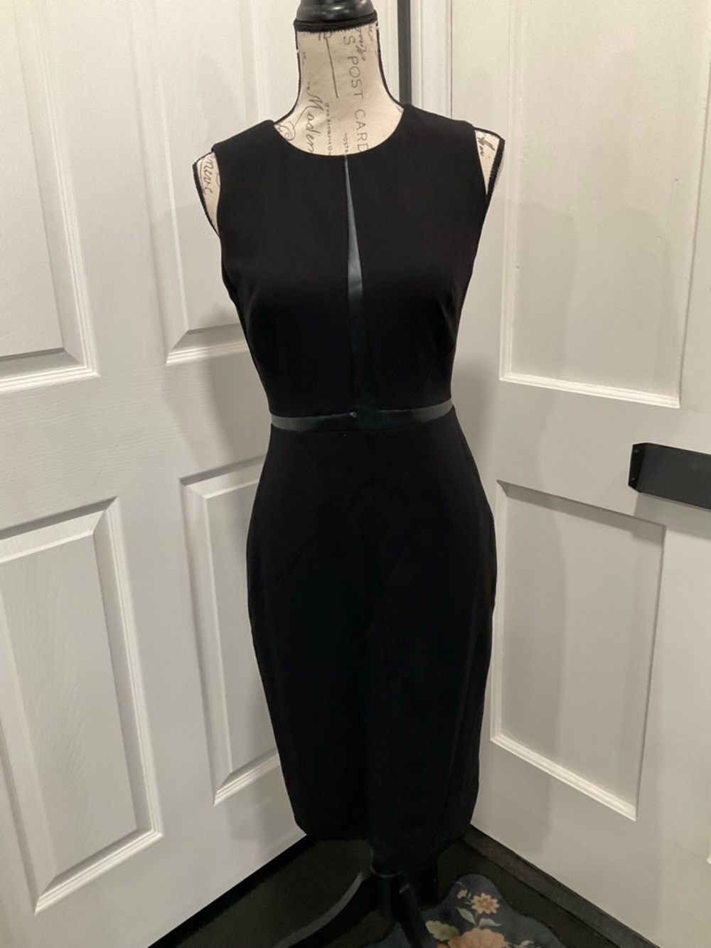 WHITE HOUSE BLACK MARKET. BOATNECK SHEATH‎ WITH FAUX LEATHER  INSERTS